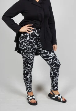 Bread and Butter Leggings^Ankle Cropped Leggings in Black with White Print
