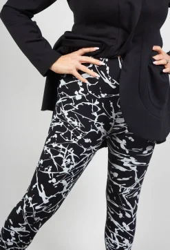 Bread and Butter Leggings^Ankle Cropped Leggings in Black with White Print