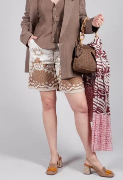 Beatrice B Shorts^Bermuda Shorts in Tan Brown