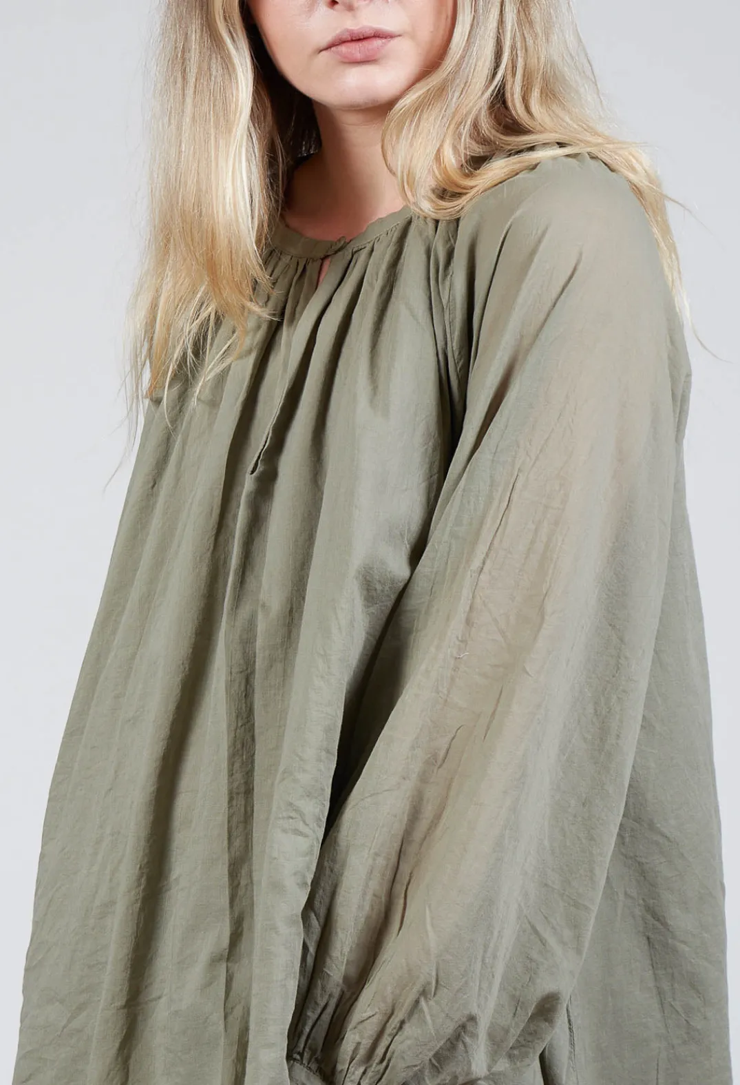 Amici Tops^Bohemian Blouse in Sage