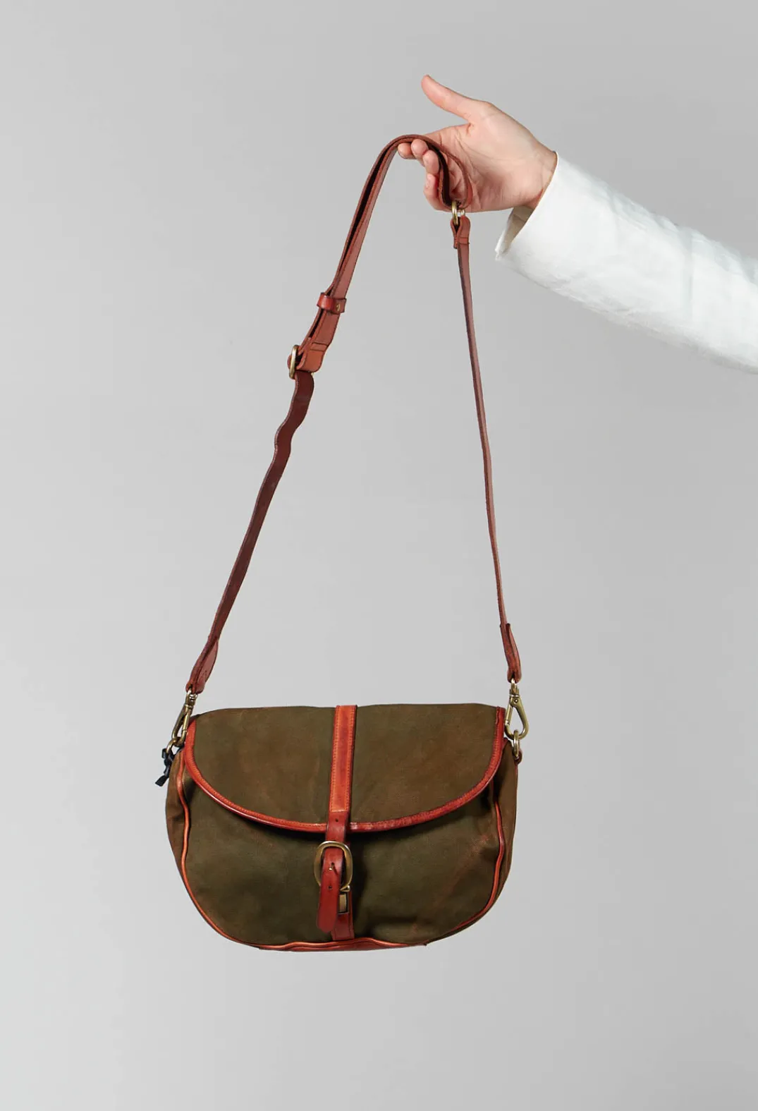 Campomaggi Bags^Buckle Bag in Military and Cognac
