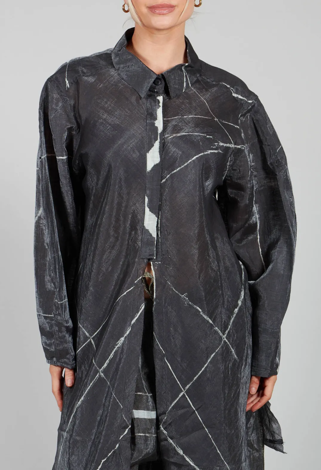 La Vaca Loca Shirts & Blouses^Buque Tunic in Off Black Banner