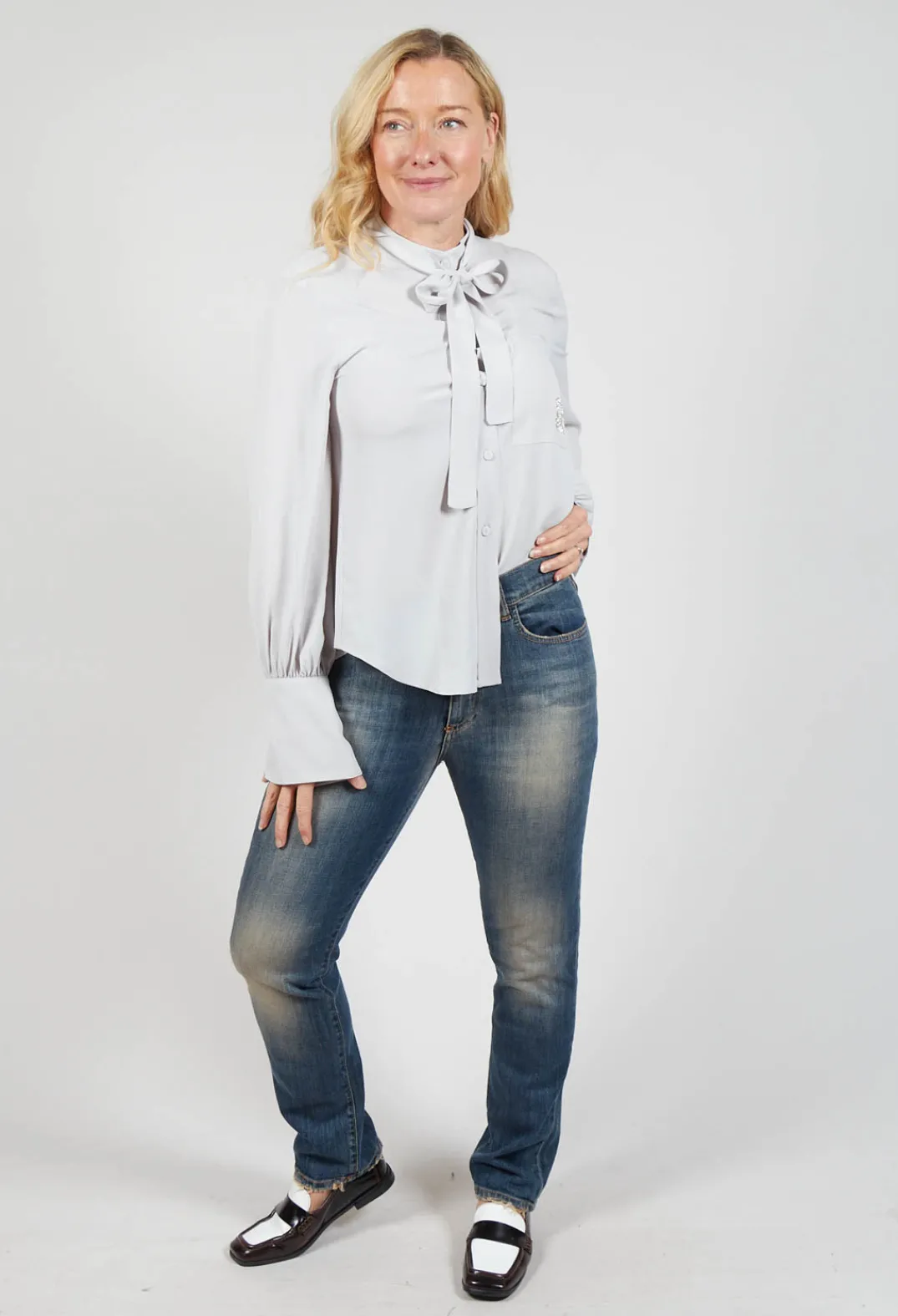 Beatrice B Jeans^Cai Jeans in Light Blue Denim