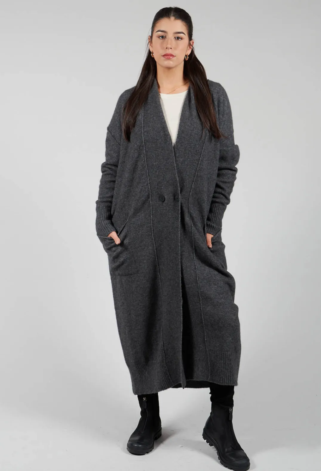 Isabel Benenato Cardigans^Cashmere Long Length Cardigan in Graphite