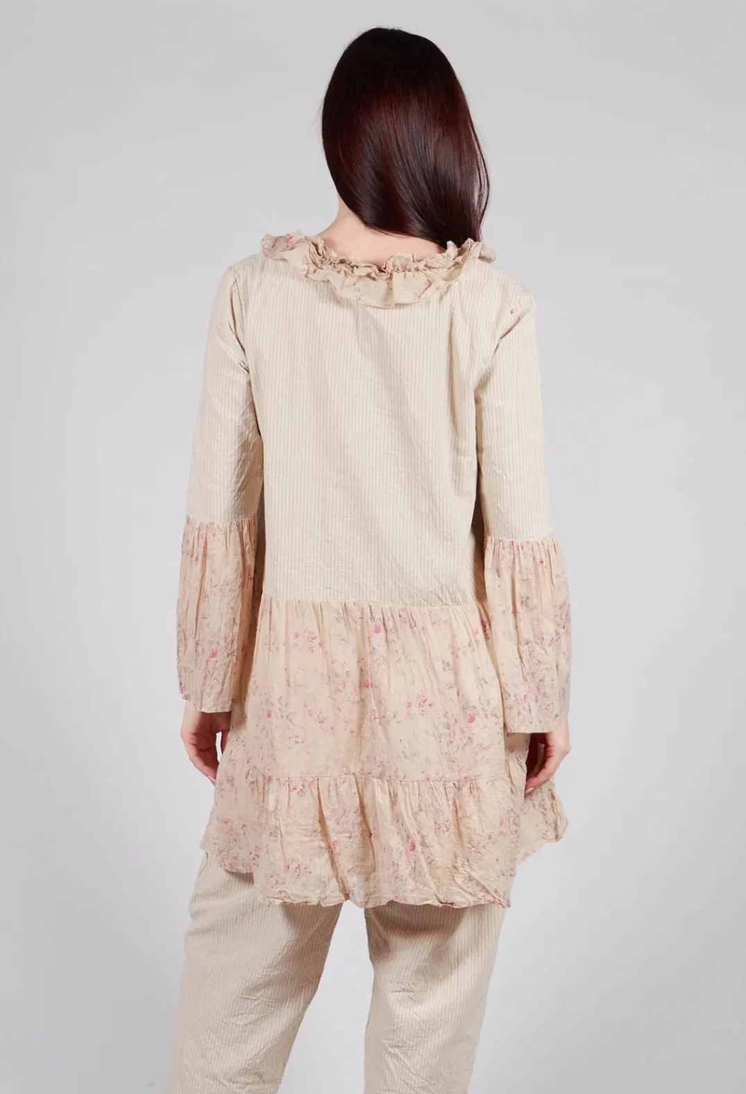 Les Ours Tops^Cassis Blouse in Liberty Beige Print
