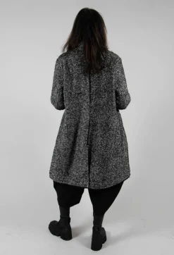 Moyuru Coats^Chevron Stripe Coat in Black