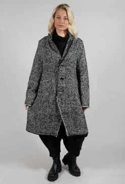 Moyuru Coats^Chevron Stripe Coat in Black