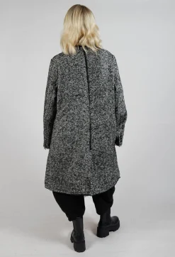 Moyuru Coats^Chevron Stripe Coat in Black
