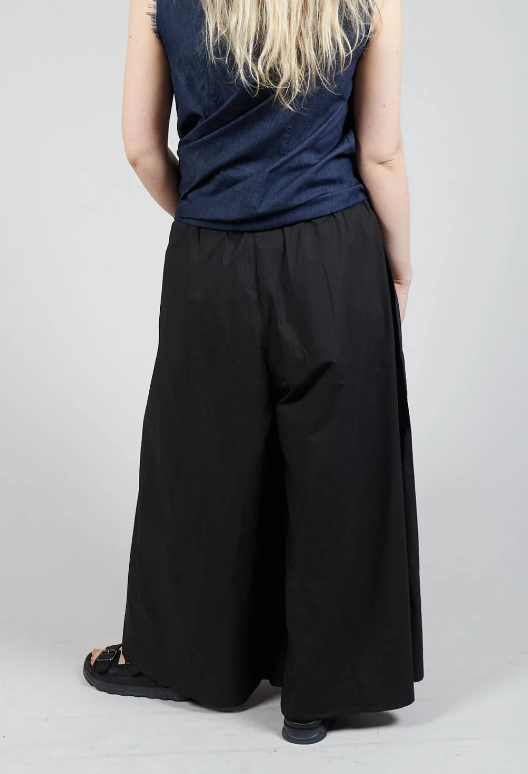 Amici Trousers^Cotton Wide Leg Trousers in Nero