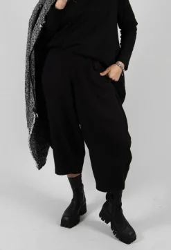Moyuru Trousers^Crepe Texture Trousers in Black