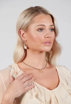 ICANDI Rocks Necklaces^Crescent Moon Necklace in Olive Green