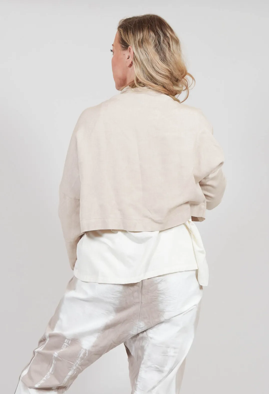 Nijii Jackets^Cropped Cardigan with Pointed Collar in Beige
