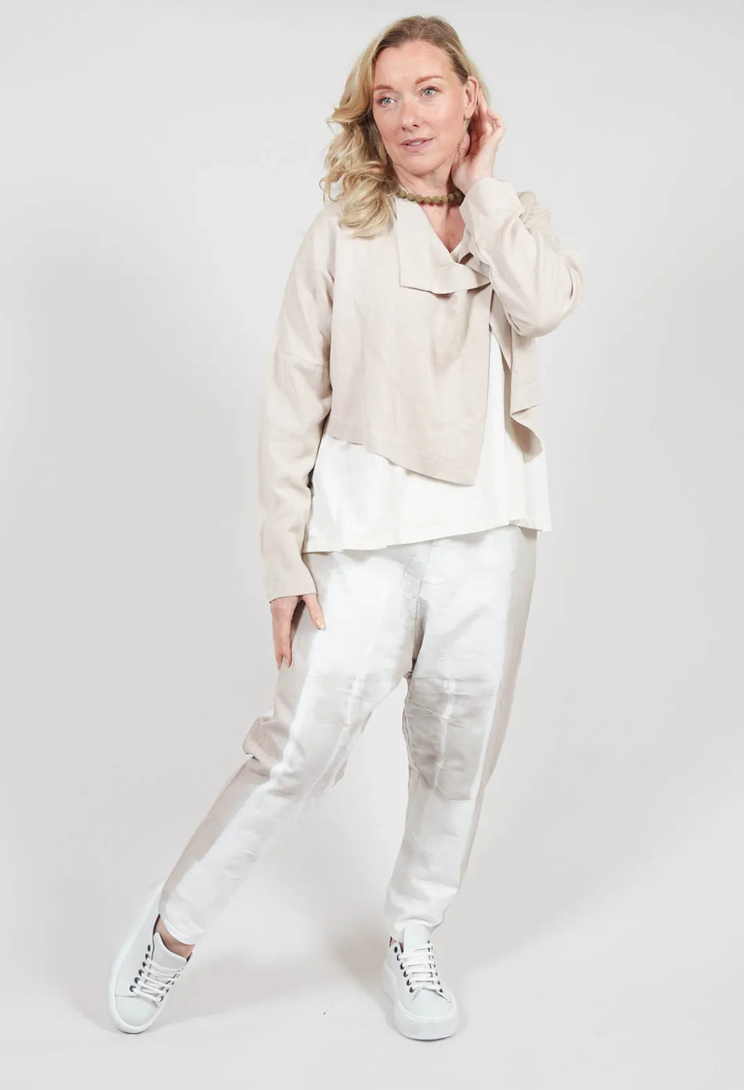 Nijii Jackets^Cropped Cardigan with Pointed Collar in Beige