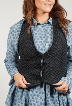 Lilith Jackets^Cropped Gilet with Wrap Around Neck in Graphic
