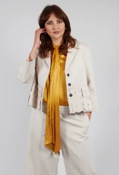 Mei Meij Jackets^Cropped Jacket with Floral Embellishment in Sandshell