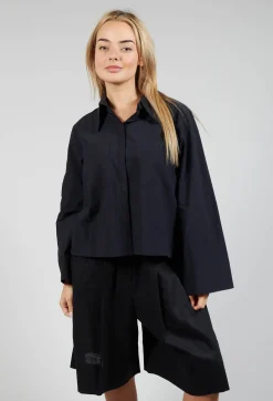 Les Filles d'Ailleurs Tops^Cropped Patch Pocket Shirt in Black