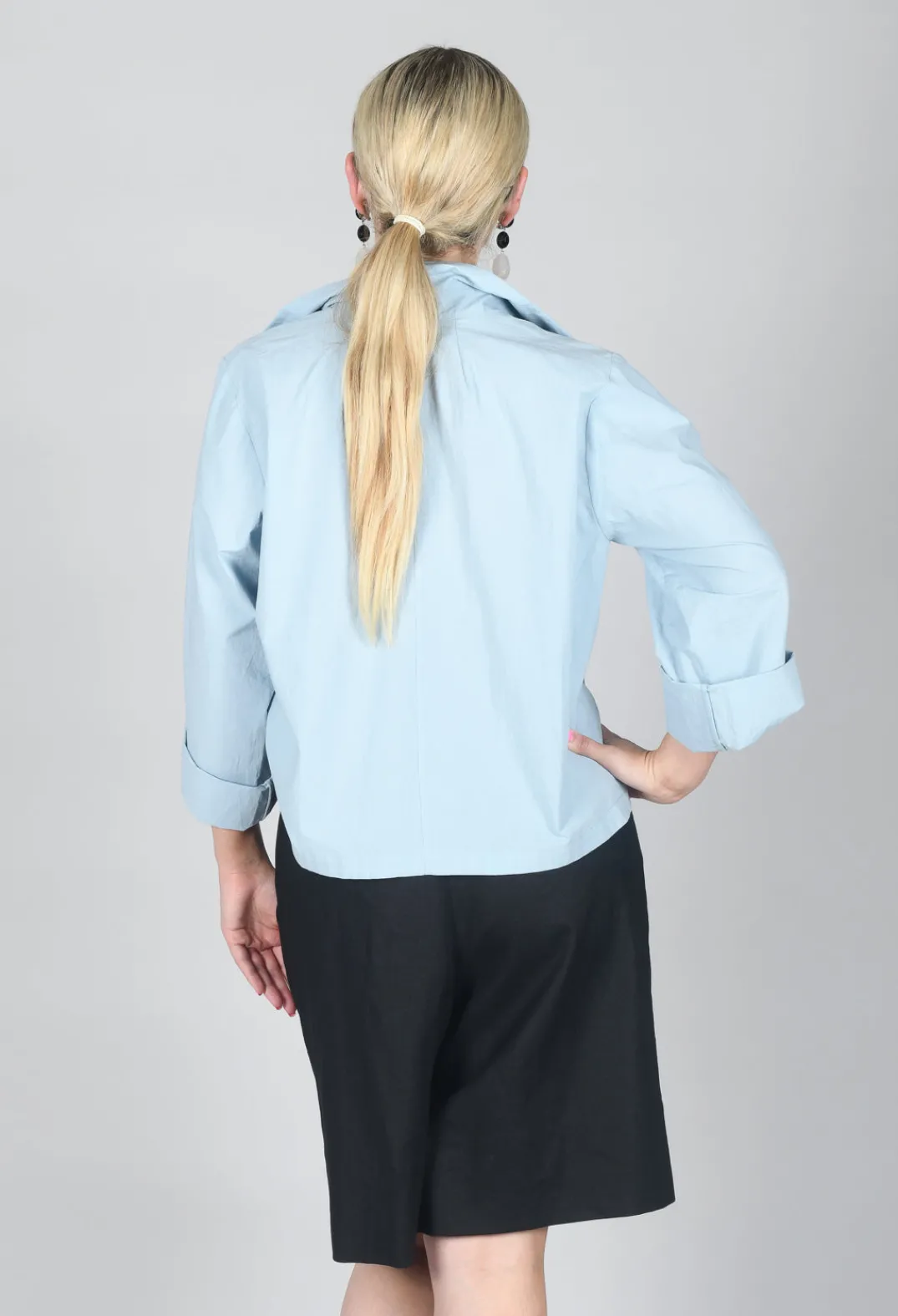 Les Filles d'Ailleurs Tops^Cropped Patch Pocket Shirt in Blue