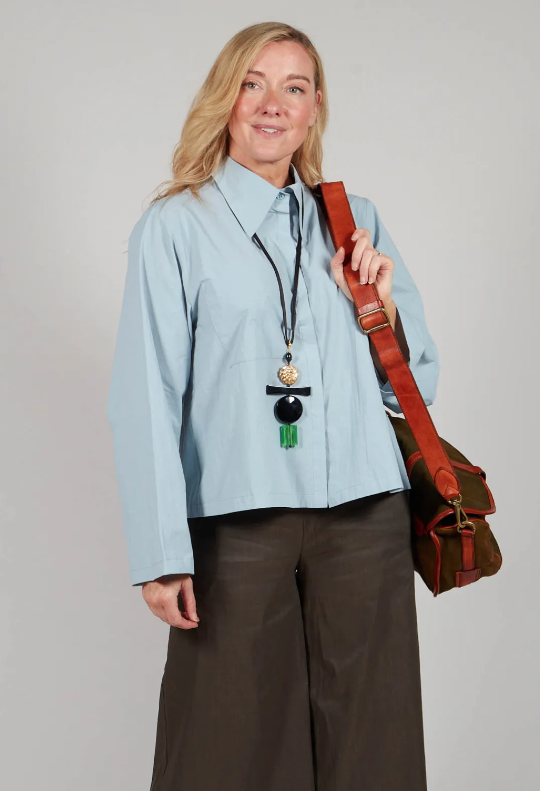 Les Filles d'Ailleurs Tops^Cropped Patch Pocket Shirt in Blue