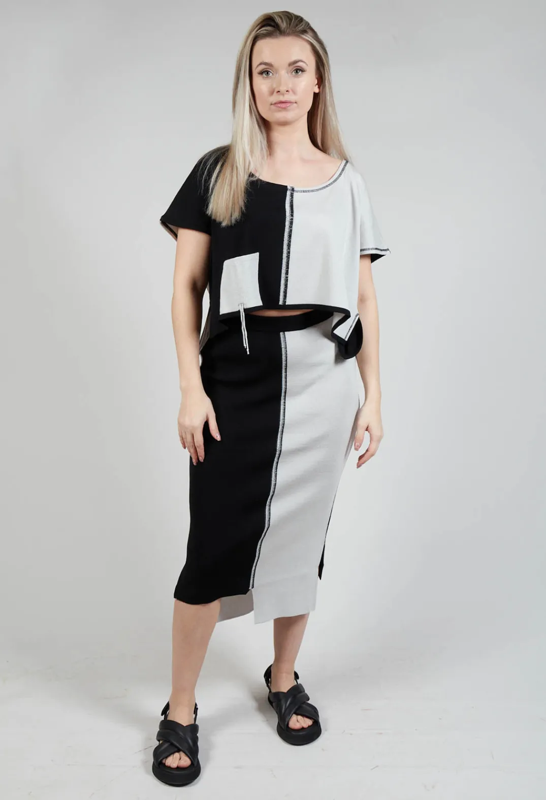 Philomena Christ Tops^Cropped Stitch Top in Black and Silver