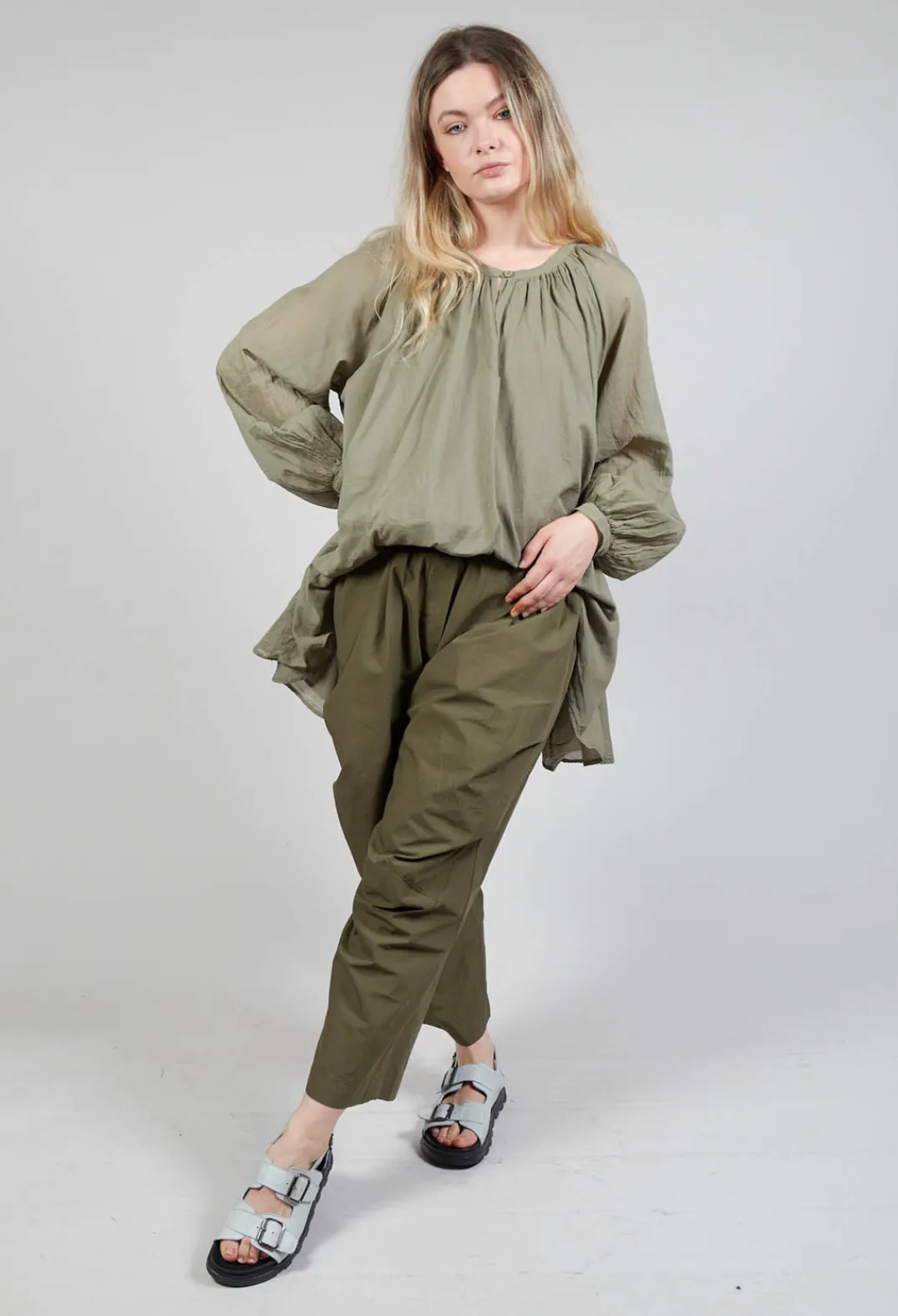 Amici Trousers^Cropped Trousers in Oliva