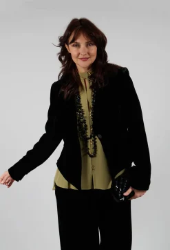 T.ba Jackets^Cropped Velvet Jacket in Black