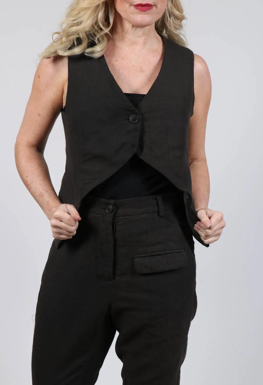 Rundholz Mainline Tops^Cropped Waistcoat in Espresso Cloud