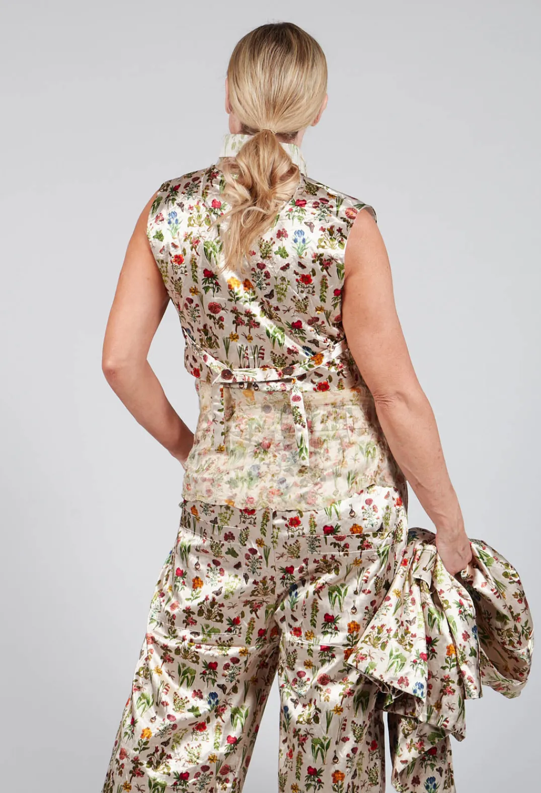 Aleksandr Manamis Jackets^Cropped Waistcoat in Petite Fleurs