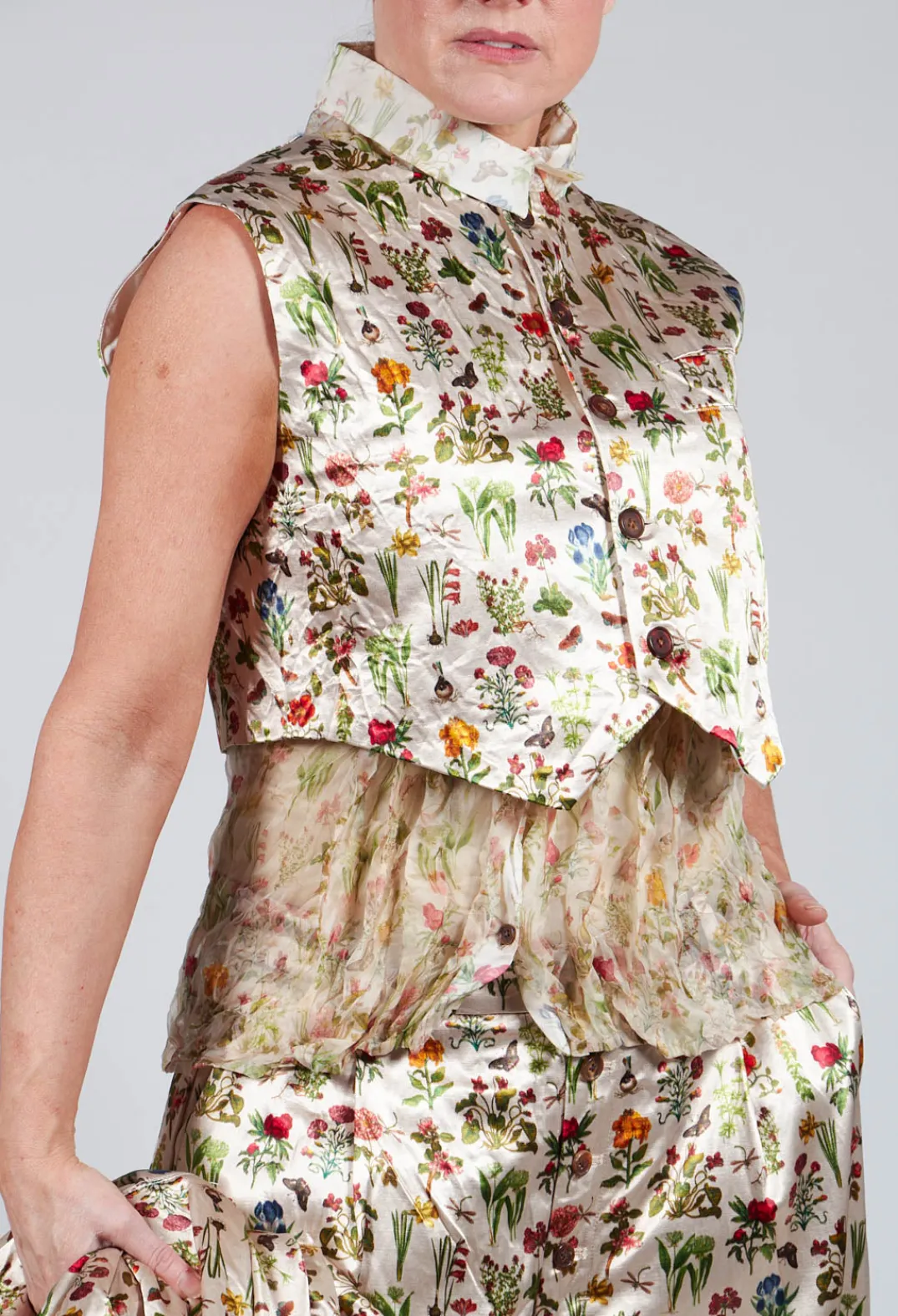 Aleksandr Manamis Jackets^Cropped Waistcoat in Petite Fleurs