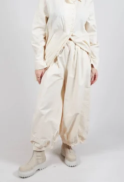 Amici Trousers^Cuffed Hem Trousers in Cream