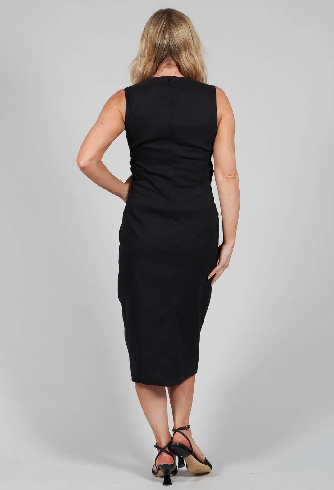 Malloni Dresses^Cut Out Shift Dress in Nero