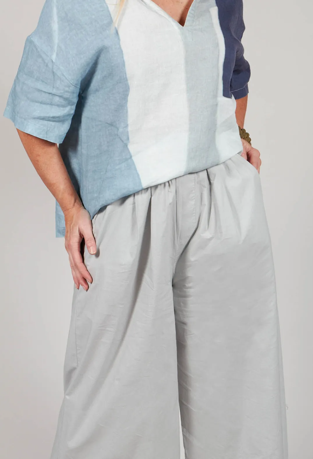 Amici Trousers^Elasticated Waist Trousers in Oyster Grey