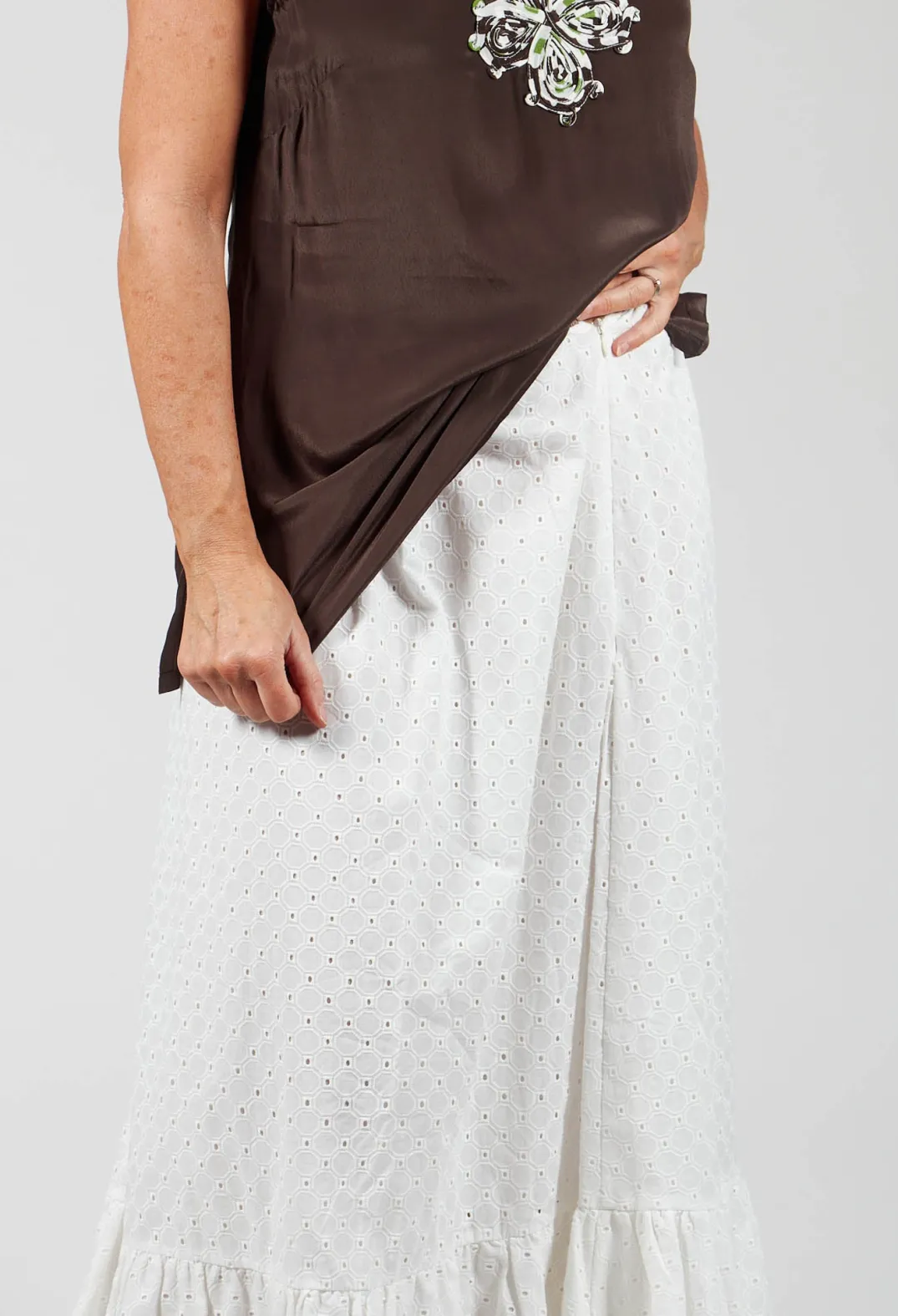 Niù Skirts|Co-ords & Suits^Embroidered Midi Skirt with Peplum in Chalk