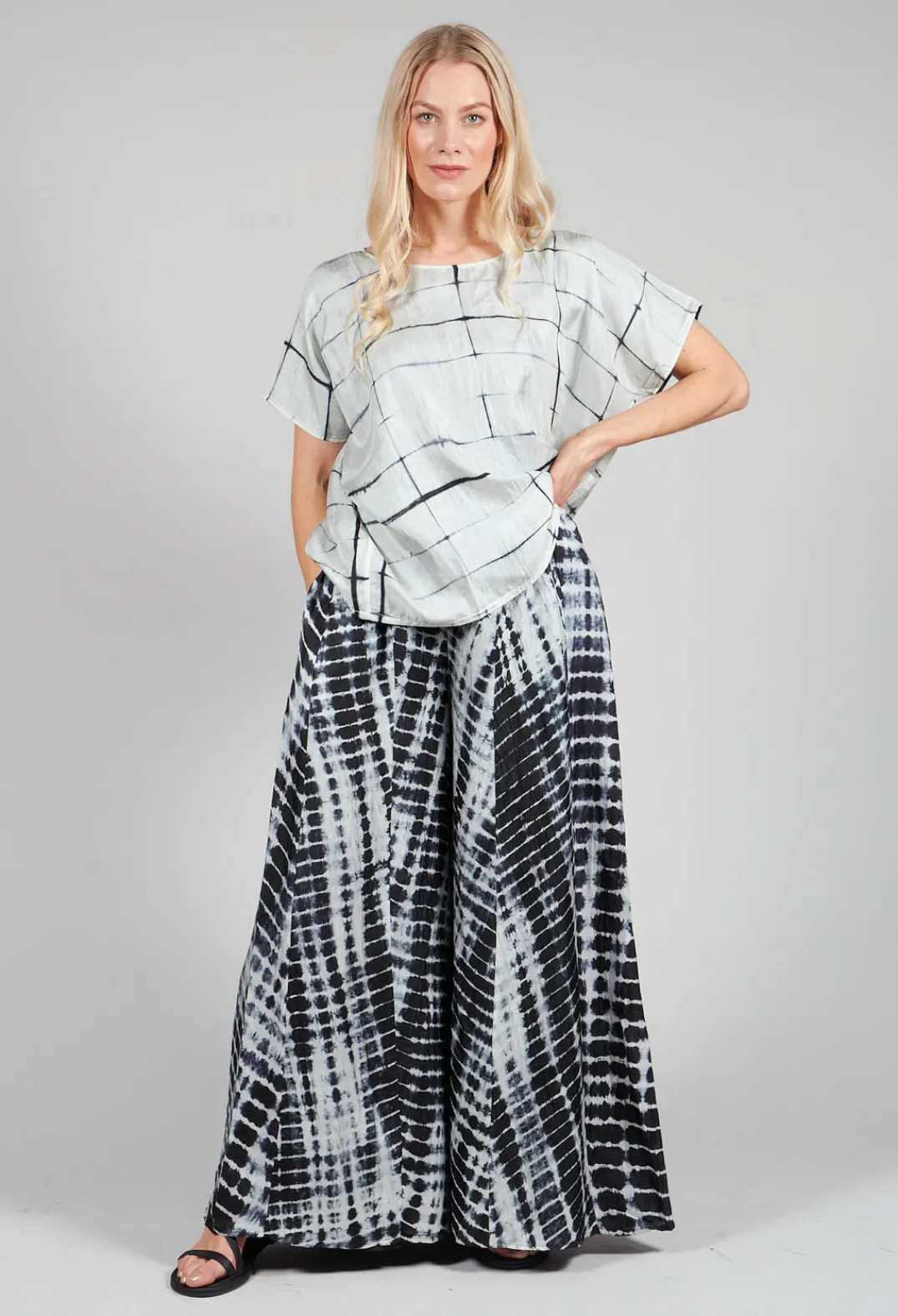 Bianco Levrin Trousers^Emma Reversible Pants in Crocodise Black