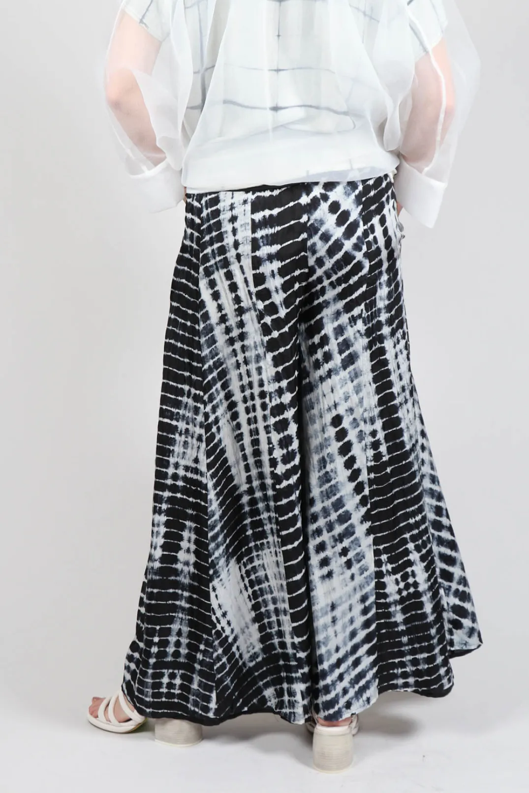 Bianco Levrin Trousers^Emma Reversible Pants in Crocodise Black