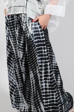 Bianco Levrin Trousers^Emma Reversible Pants in Crocodise Black