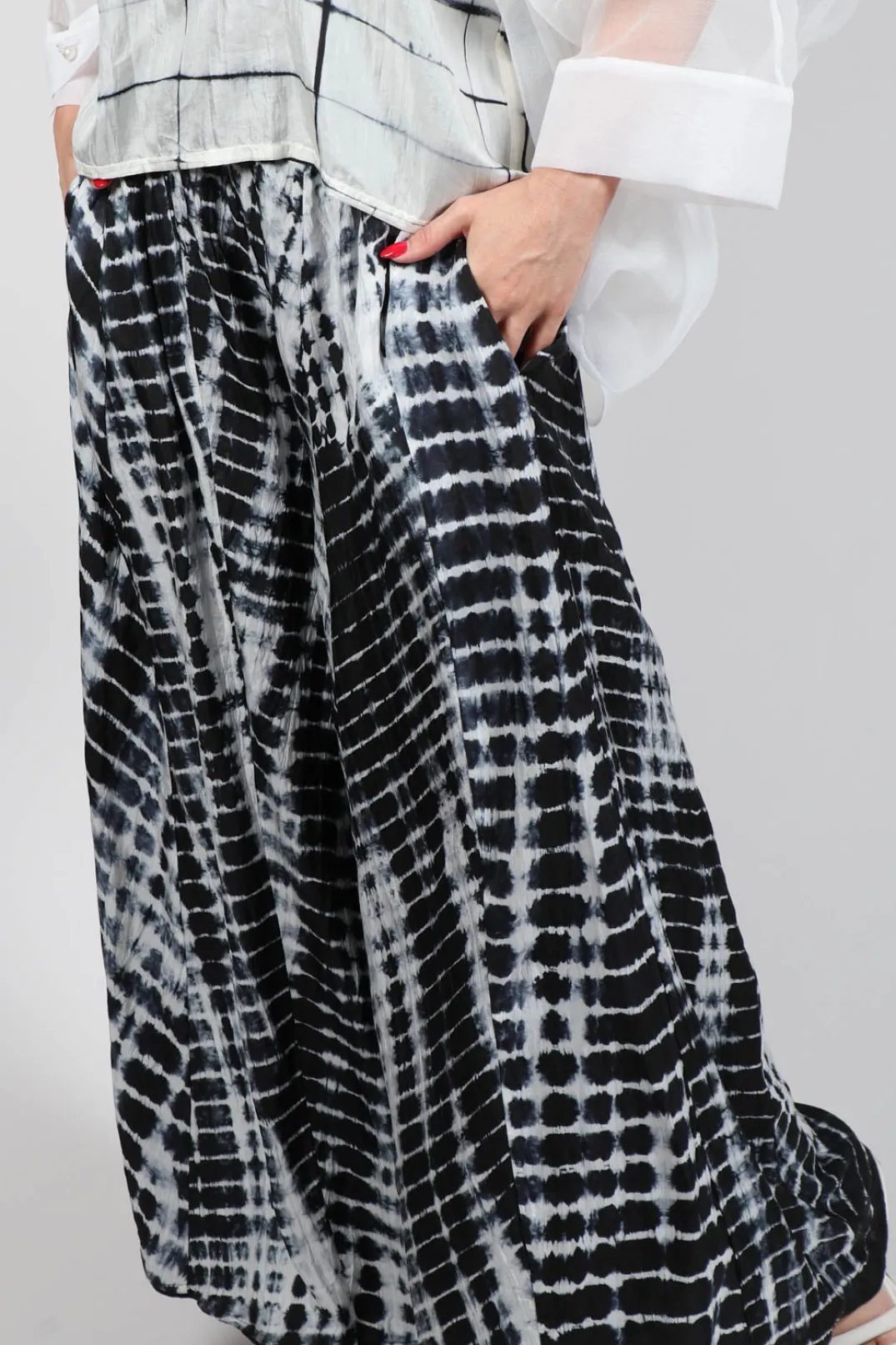 Bianco Levrin Trousers^Emma Reversible Pants in Crocodise Black