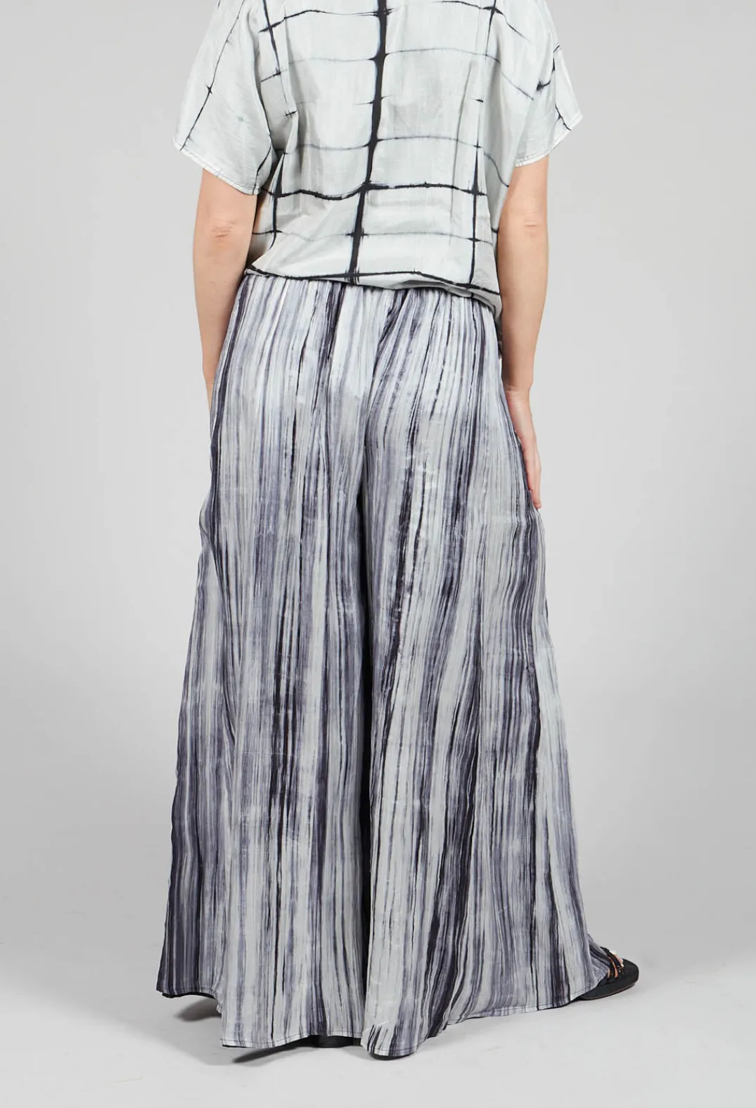 Bianco Levrin Trousers^Emma Reversible Pants in Black and White