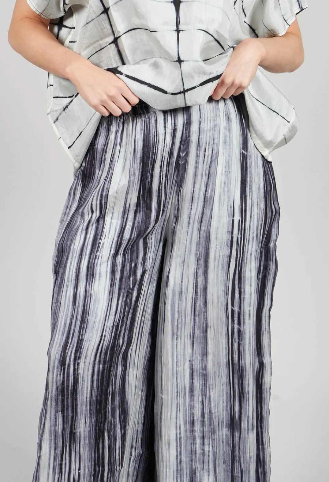 Bianco Levrin Trousers^Emma Reversible Pants in Black and White