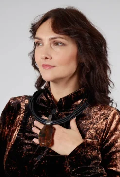 Darkgem Necklaces^Five Leather Necklace with Amber Pendant in Black