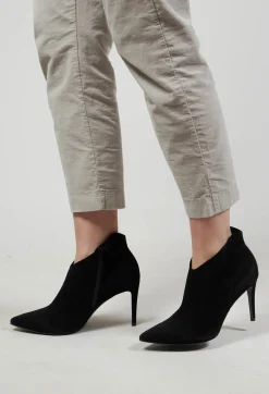 Kennel u0026 Schmenger Heels|Boots^Heeled Suede Ankle Boot with Zip in Schwarz