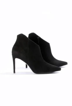 Kennel u0026 Schmenger Heels|Boots^Heeled Suede Ankle Boot with Zip in Schwarz