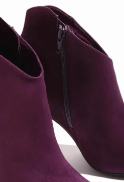 Kennel u0026 Schmenger Heels|Boots^Heeled Suede Ankle Boot with Zip in Violett