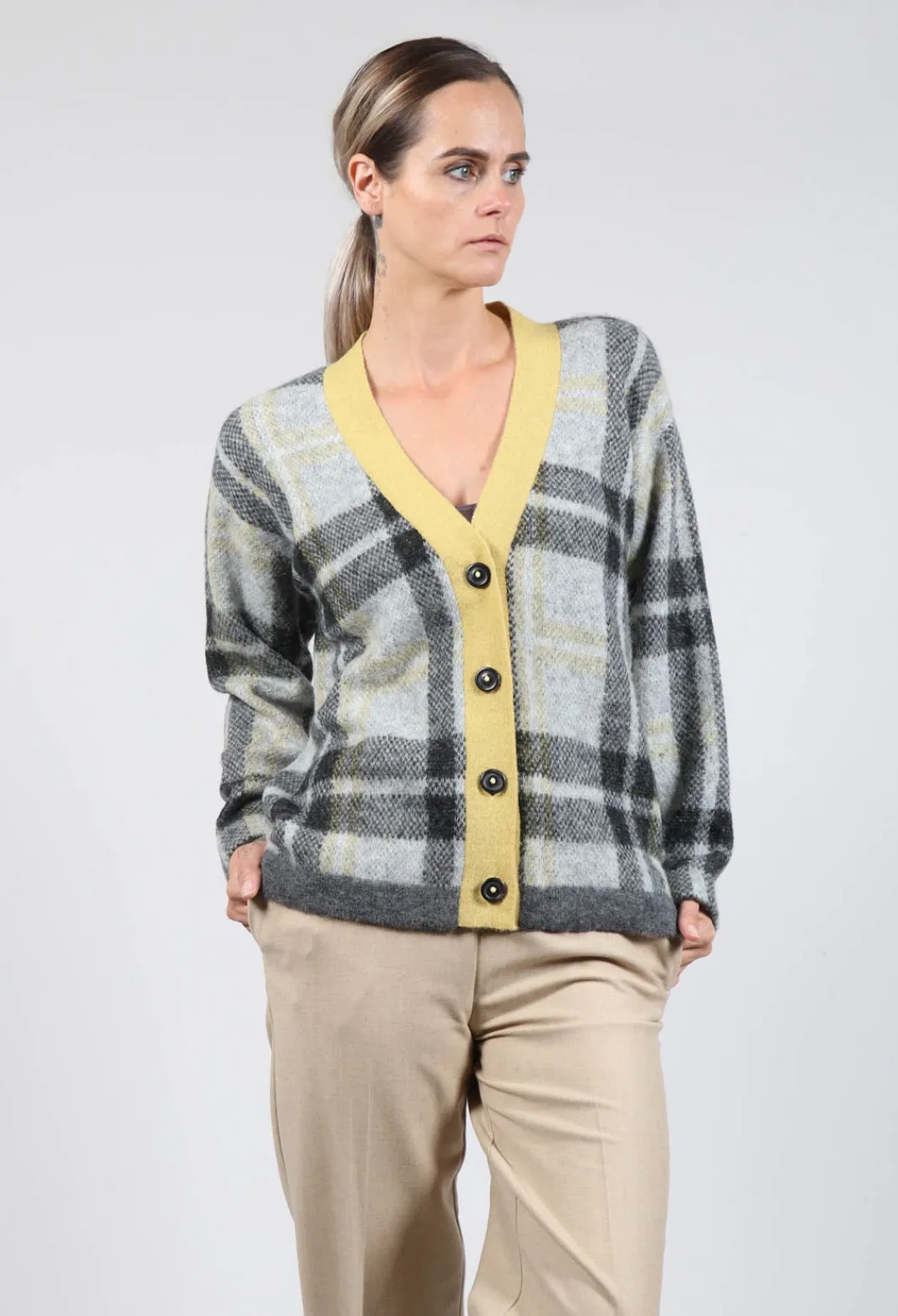 Fringe Knitwear|Cardigans^Ingrid Cardigan in Black and Yellow