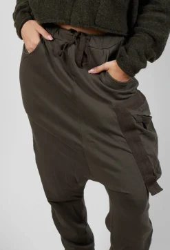 Rundholz Black Label Trousers^Jersey Joggers with Patch Pocket in Jungle