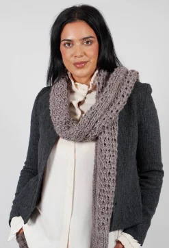 Vincent Pradier Scarves^Knitted Scarf in Brown