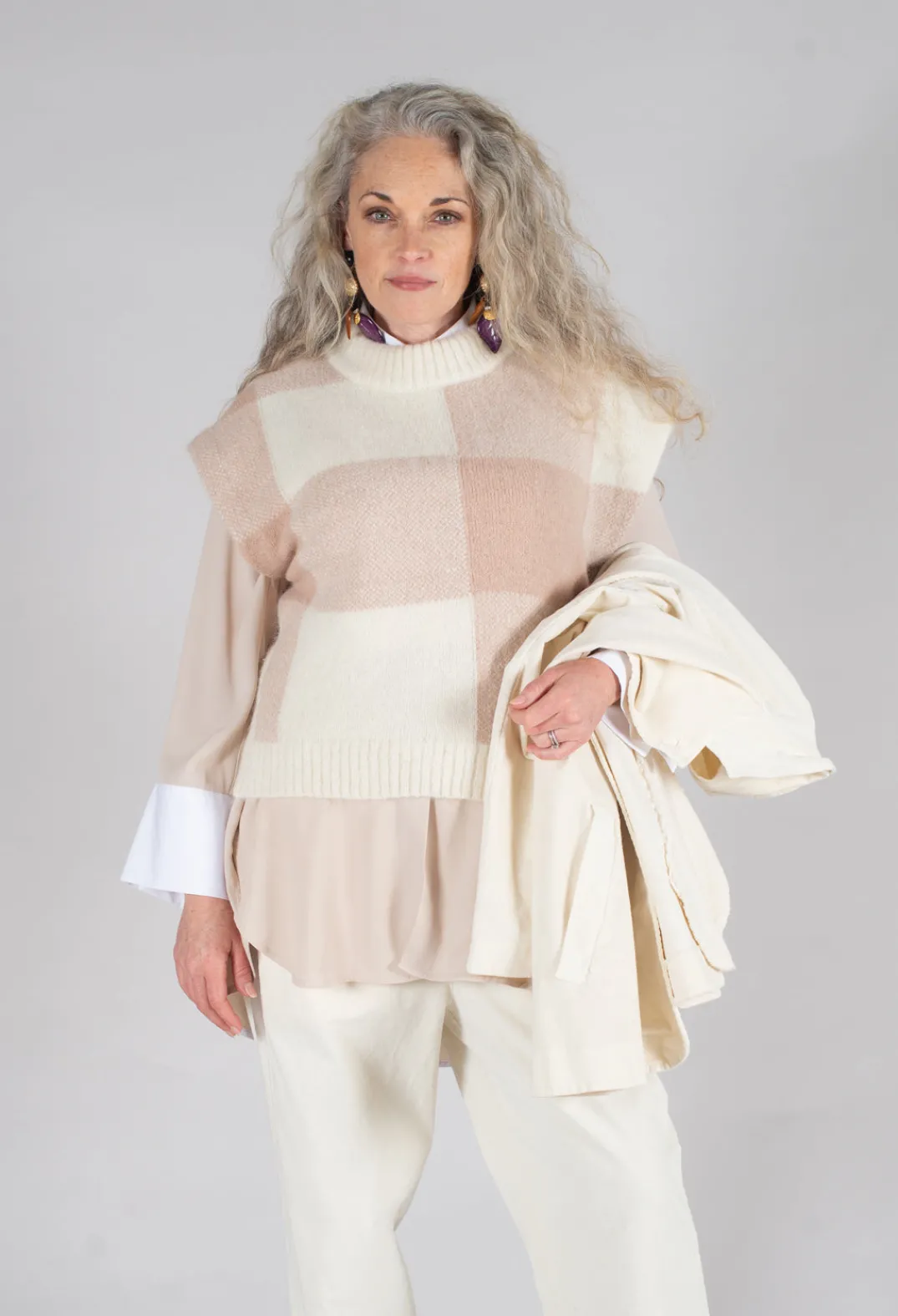 Collectors Club Jumpers^Knitted Vest Checked Jaquard in Beige