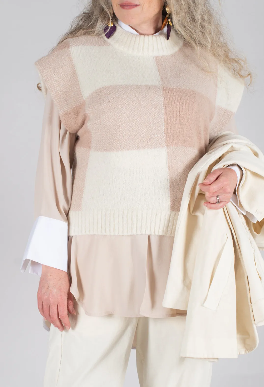 Collectors Club Jumpers^Knitted Vest Checked Jaquard in Beige