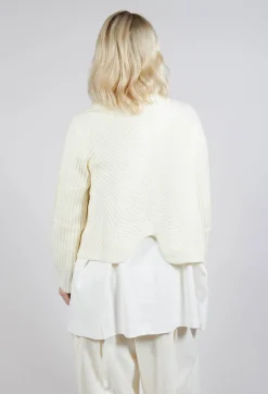 Moyuru Cardigans^Knitted Wave Cardigan in Cream