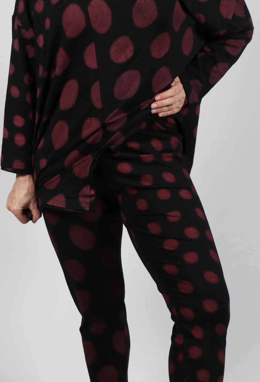 Bread and Butter Leggings^Leggings in Red Pois