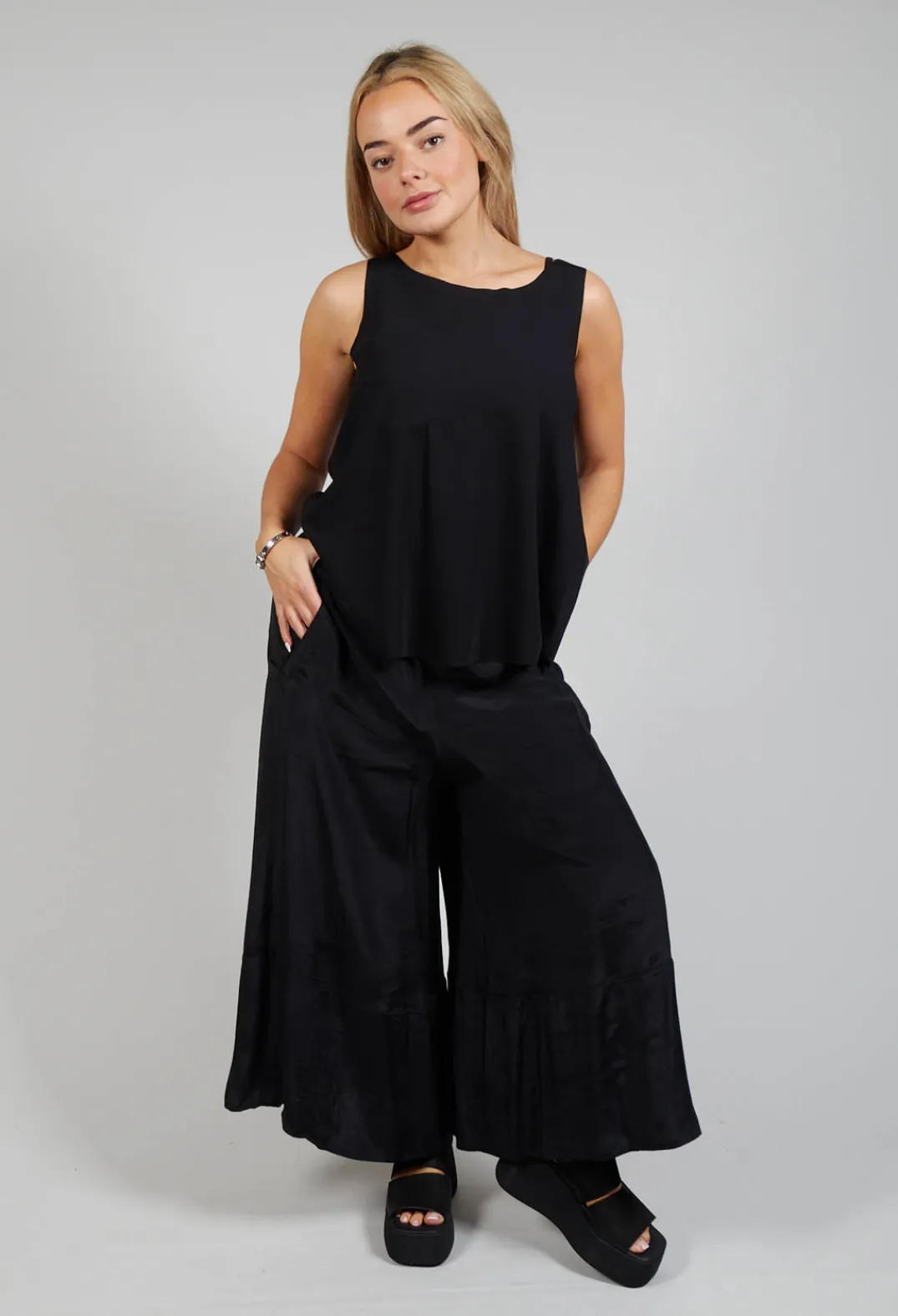 Bize Trousers^Lightwear Culottes in Black